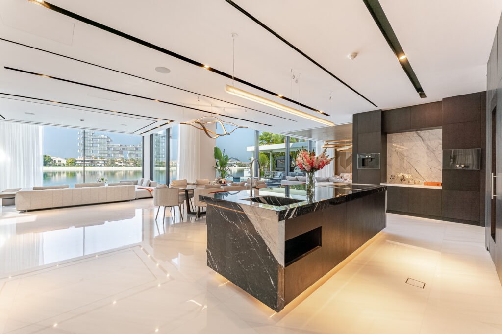 e 98, frond e, the palm jumeirah (1 of 99)