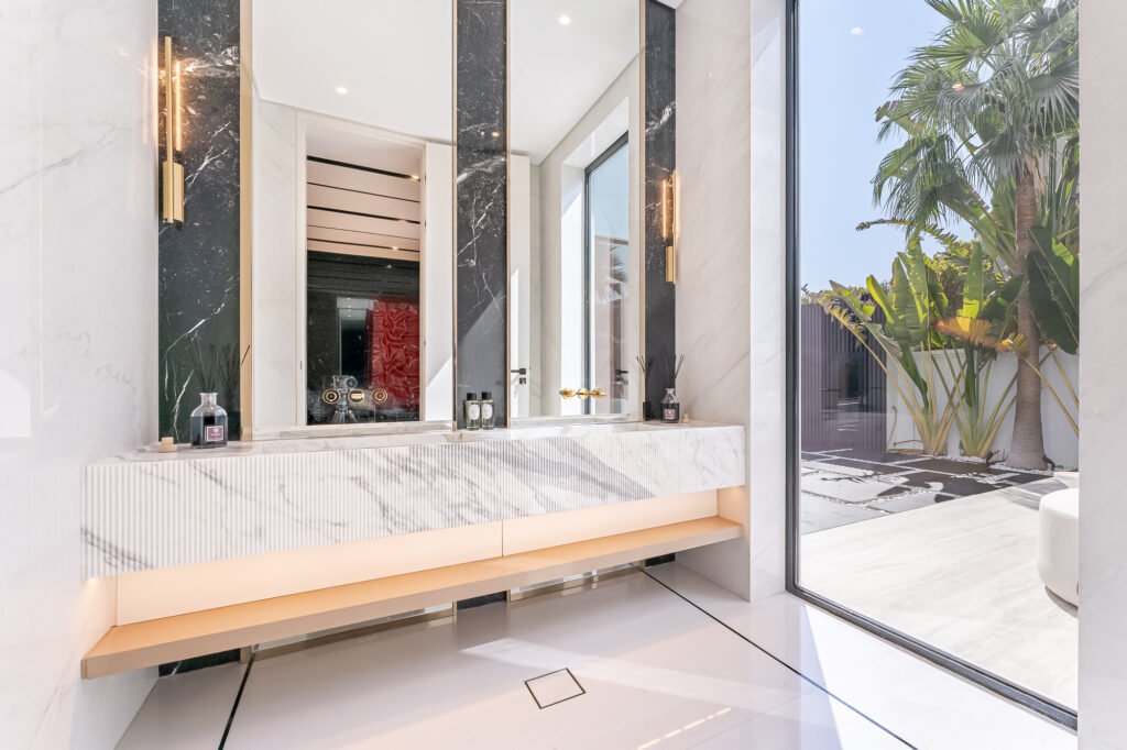 e 98, frond e, the palm jumeirah (23 of 99)